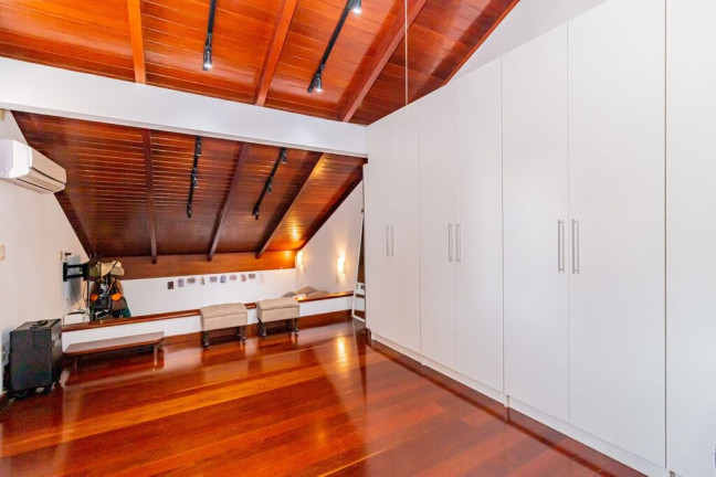 Imagem Cobertura com 4 Quartos à Venda, 396 m² em Jardim Lindóia - Porto Alegre Imagem Cobertura com 4 Quartos à Venda, 396 m² em Jardim Lindóia - Porto Alegre