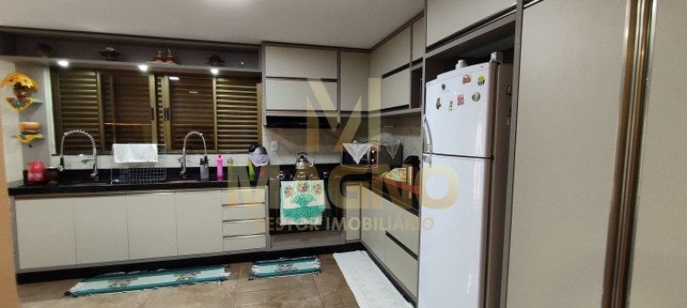 Imagem Sobrado com 4 Quartos à Venda, 211 m² em Cancelli - Cascavel