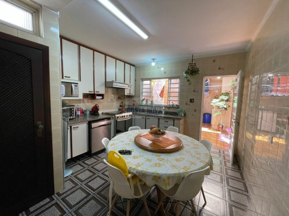 Imagem Casa com 3 Quartos à Venda, 180 m²