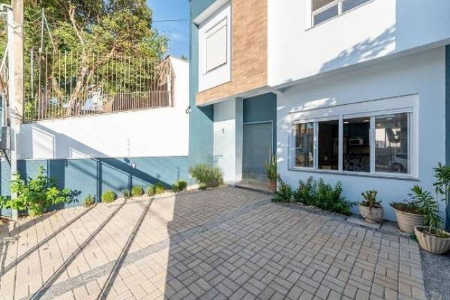 Imagem Casa com 3 Quartos à Venda, 137 m² em Chácara Das Pedras - Porto Alegre