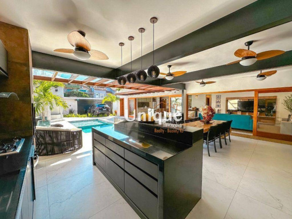 Imagem Casa com 7 Quartos à Venda, 360 m² em Centro - Armação Dos Búzios Imagem Casa com 7 Quartos à Venda, 360 m² em Centro - Armação Dos Búzios