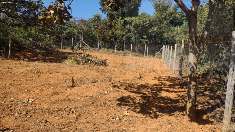 Terreno à Venda, 360 m² em Vivenda Do Vale.