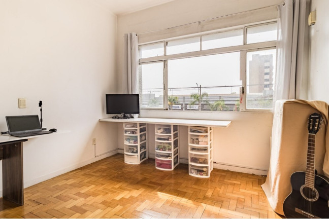 Imagem Apartamento com 3 Quartos à Venda, 75 m² em Higienópolis - Porto Alegre Imagem Apartamento com 3 Quartos à Venda, 75 m² em Higienópolis - Porto Alegre