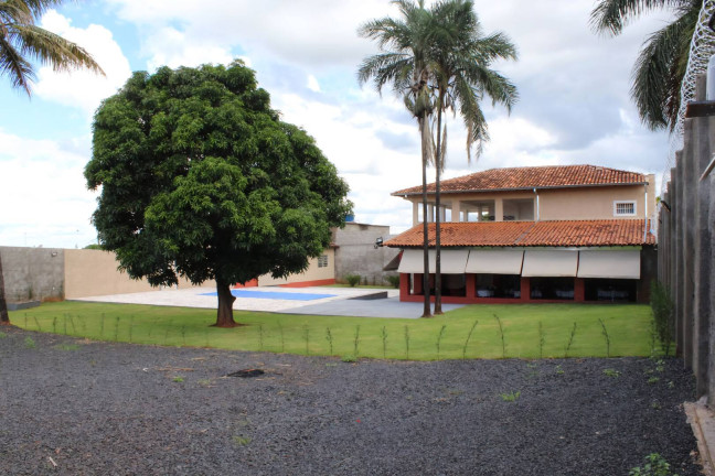 Imagem Casa com 6 Quartos à Venda, 1.640 m² em Uberaba Imagem Casa com 6 Quartos à Venda, 1.640 m² em Uberaba