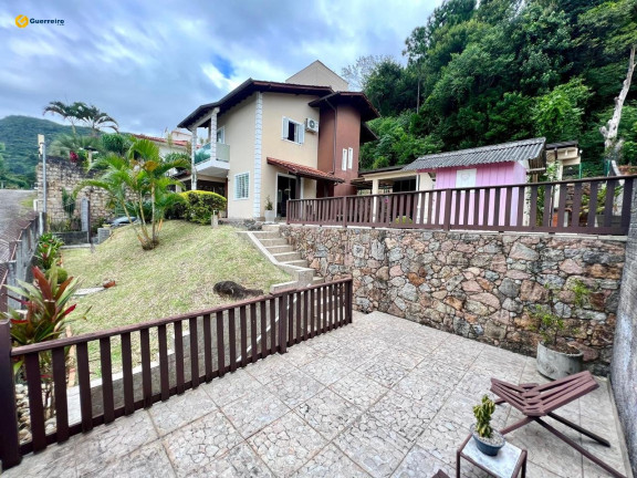 Casa com 3 Quartos à Venda, 395 m² em Monte Verde - Florianópolis