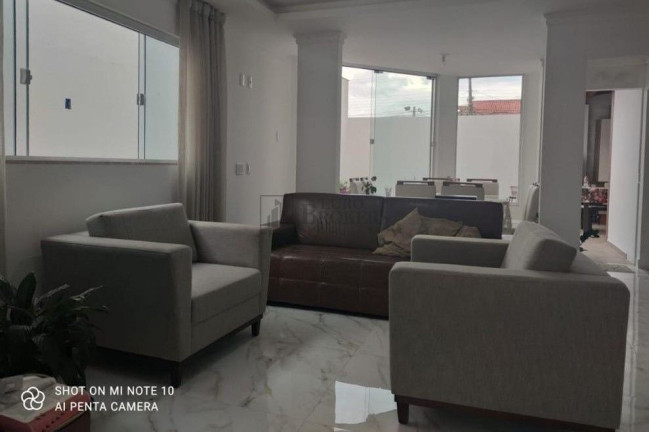 Imagem Sobrado com 3 Quartos à Venda, 305 m² em Centro - Balneário Camboriú Imagem Sobrado com 3 Quartos à Venda, 305 m² em Centro - Balneário Camboriú