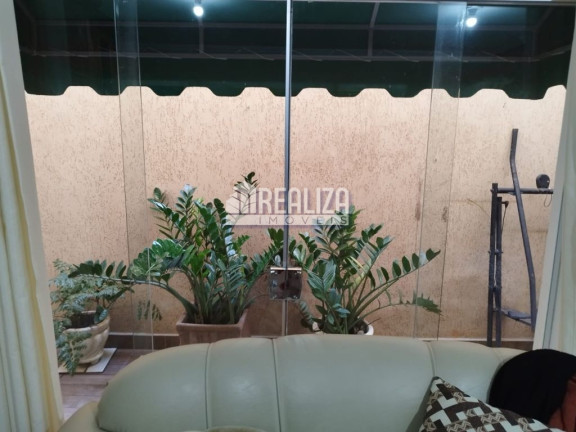 Imagem Casa com 6 Quartos à Venda, 300 m² em Boa Vista - Uberaba Imagem Casa com 6 Quartos à Venda, 300 m² em Boa Vista - Uberaba