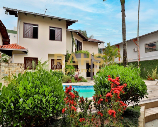 Imagem Casa com 6 Quartos à Venda, 400 m² em Costa E Silva - Joinville Imagem Casa com 6 Quartos à Venda, 400 m² em Costa E Silva - Joinville