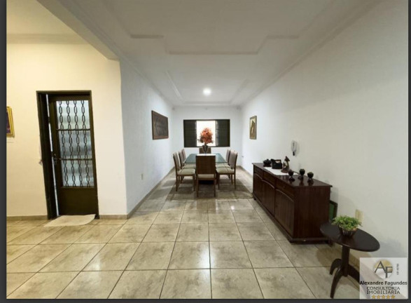 Imagem Casa com 4 Quartos à Venda, 420 m² em Setor Jaó - Goiânia Imagem Casa com 4 Quartos à Venda, 420 m² em Setor Jaó - Goiânia