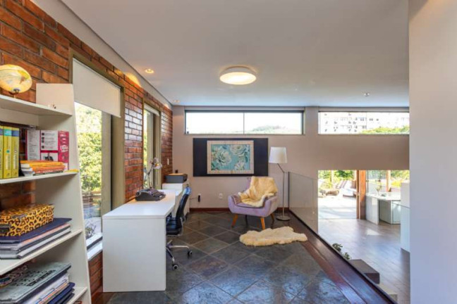 Imagem Casa com 4 Quartos à Venda, 351 m² em Nonoai - Porto Alegre Imagem Casa com 4 Quartos à Venda, 351 m² em Nonoai - Porto Alegre