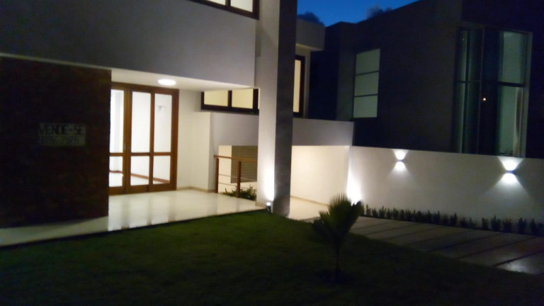 Imagem Casa com 4 Quartos à Venda, 425 m² em Portão - Lauro De Freitas Imagem Casa com 4 Quartos à Venda, 425 m² em Portão - Lauro De Freitas