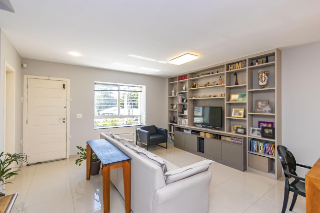 Imagem Sobrado com 3 Quartos à Venda, 190 m² em Santo Inácio - Curitiba Imagem Sobrado com 3 Quartos à Venda, 190 m² em Santo Inácio - Curitiba