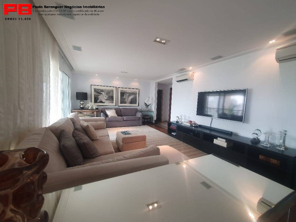 Apartamento com 4 Quartos para Alugar, 226 m² em Vila Nova Conceição - São Paulo
