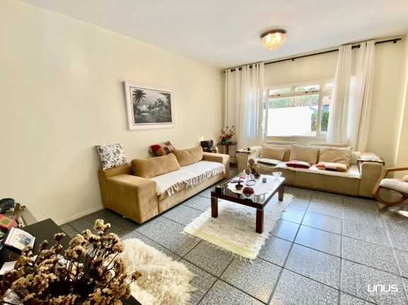 Imagem Casa com 5 Quartos à Venda, 420 m² em Coqueiros - Florianópolis