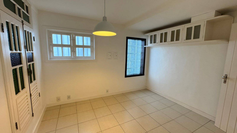 Imagem Casa com 5 Quartos para Alugar, 450 m² em Portinho - Cabo Frio Imagem Casa com 5 Quartos para Alugar, 450 m² em Portinho - Cabo Frio