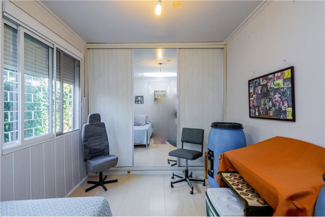Imagem Casa com 5 Quartos à Venda, em Hípica - Porto Alegre Imagem Casa com 5 Quartos à Venda, em Hípica - Porto Alegre