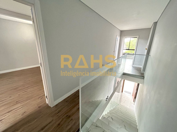 Imagem Casa com 3 Quartos à Venda, 160 m² em América - Joinville Imagem Casa com 3 Quartos à Venda, 160 m² em América - Joinville
