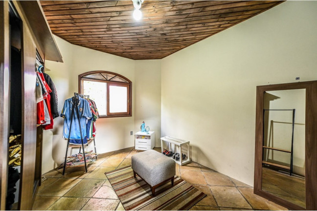 Imagem Casa com 4 Quartos à Venda, 329 m² em Ipanema - Porto Alegre Imagem Casa com 4 Quartos à Venda, 329 m² em Ipanema - Porto Alegre