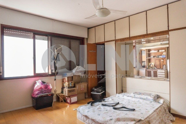 Imagem Casa com 5 Quartos à Venda, 297 m² em Chácara Das Pedras - Porto Alegre Imagem Casa com 5 Quartos à Venda, 297 m² em Chácara Das Pedras - Porto Alegre