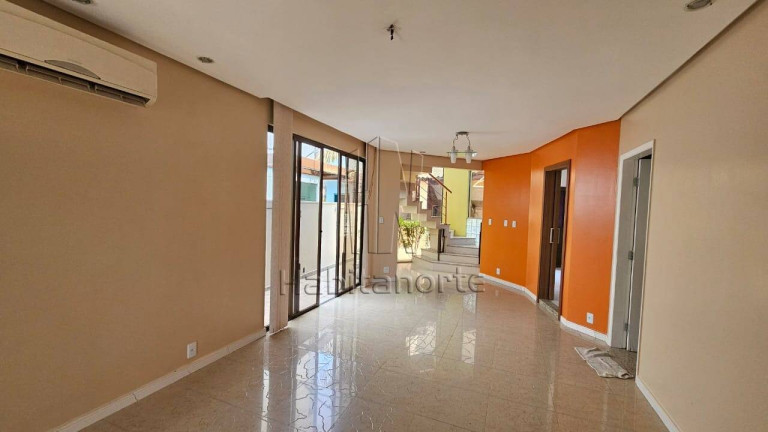 Imagem Casa com 4 Quartos à Venda, em Flores - Manaus Imagem Casa com 4 Quartos à Venda, em Flores - Manaus