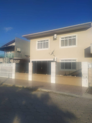 Imagem Casa com 4 Quartos à Venda, 260 m² em Perequê - Porto Belo Imagem Casa com 4 Quartos à Venda, 260 m² em Perequê - Porto Belo