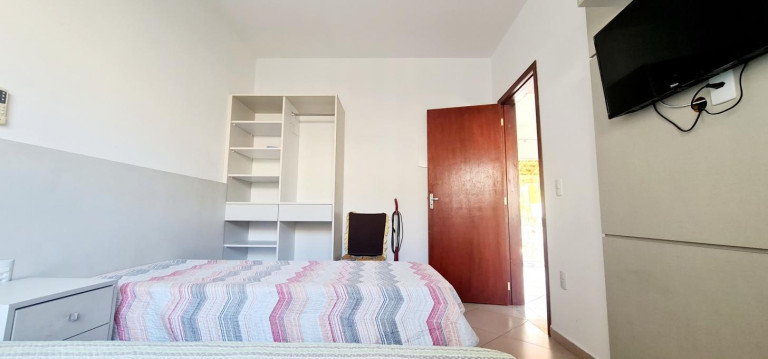 Imagem Casa com 2 Quartos à Venda, em Canto Grande - Bombinhas Imagem Casa com 2 Quartos à Venda, em Canto Grande - Bombinhas