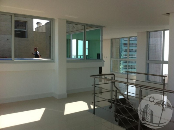Imagem Cobertura com 3 Quartos à Venda, 330 m² em Centro - Balneário Camboriú Imagem Cobertura com 3 Quartos à Venda, 330 m² em Centro - Balneário Camboriú