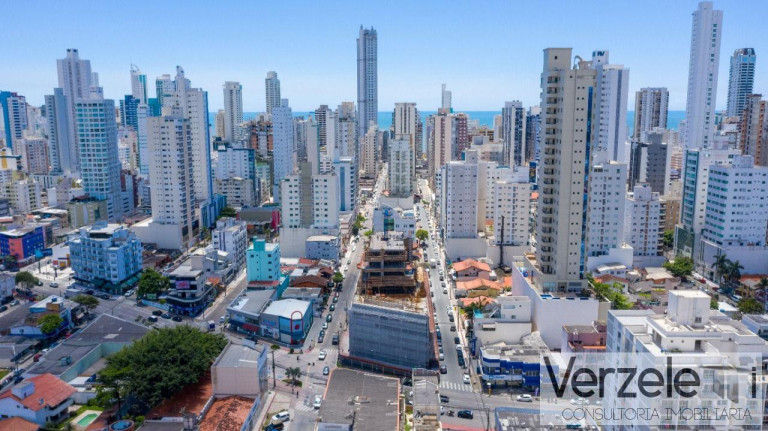 Imagem Apartamento com 4 Quartos à Venda, 150 m² em Centro - Balneário Camboriú Imagem Apartamento com 4 Quartos à Venda, 150 m² em Centro - Balneário Camboriú