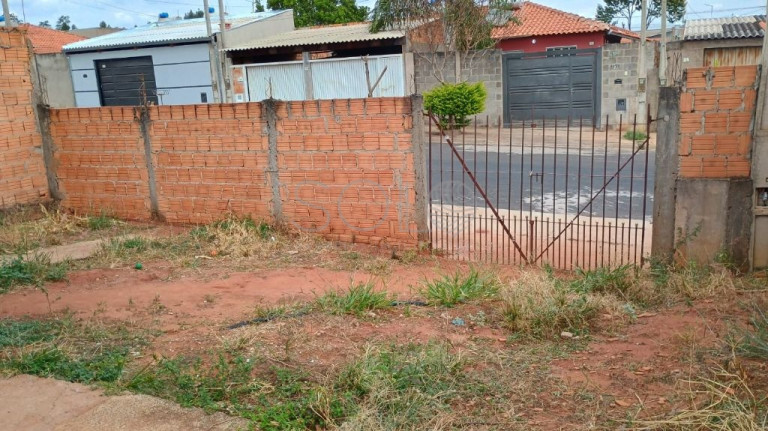 Imagem Casa com 2 Quartos à Venda, 300 m² em Parque Residencial Laura Molina - Araraquara Imagem Casa com 2 Quartos à Venda, 300 m² em Parque Residencial Laura Molina - Araraquara