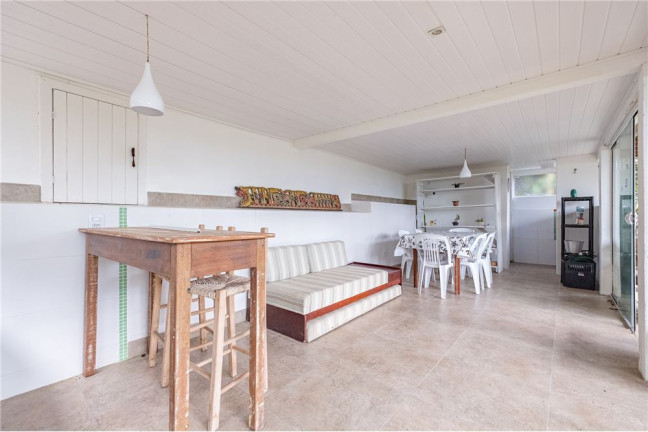 Imagem Casa com 3 Quartos à Venda, em Lagoa Da Conceição - Florianópolis Imagem Casa com 3 Quartos à Venda, em Lagoa Da Conceição - Florianópolis