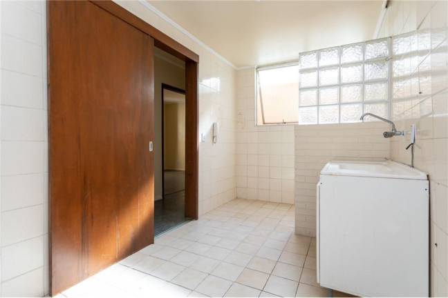 Imagem Imóvel com 1 Quarto à Venda, em Passo Da Areia - Porto Alegre Imagem Imóvel com 1 Quarto à Venda, em Passo Da Areia - Porto Alegre