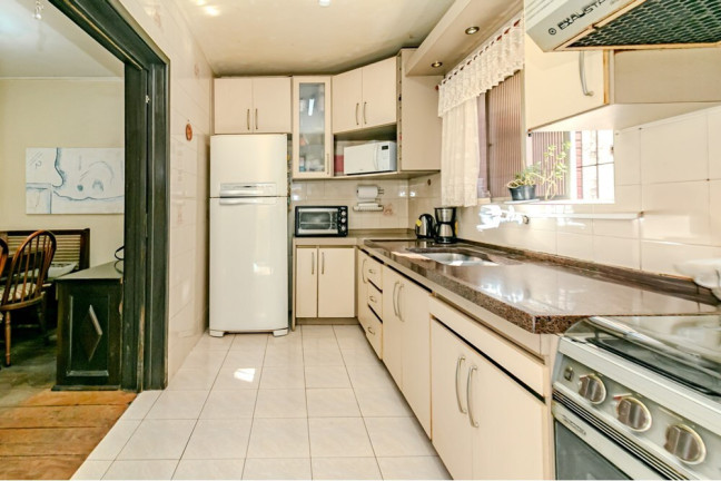 Imagem Casa com 3 Quartos à Venda, 299 m² em Passo Da Areia - Porto Alegre Imagem Casa com 3 Quartos à Venda, 299 m² em Passo Da Areia - Porto Alegre
