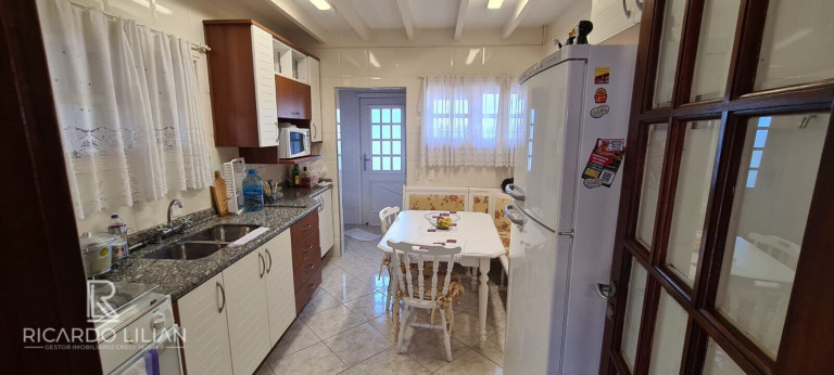 Imagem Sobrado com 4 Quartos à Venda, 135 m² em Centro - Campos Do Jordão Imagem Sobrado com 4 Quartos à Venda, 135 m² em Centro - Campos Do Jordão