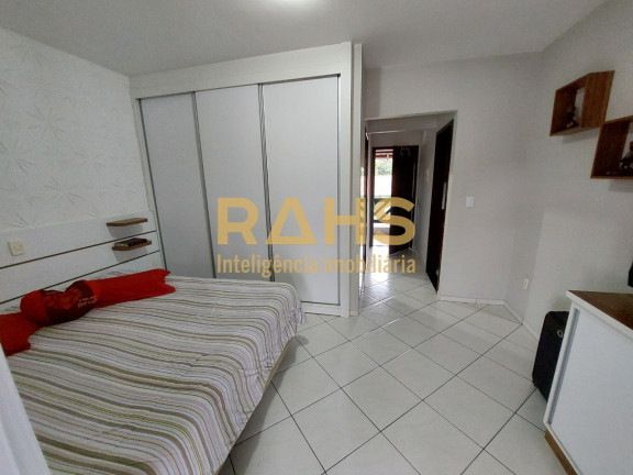Imagem Casa com 4 Quartos à Venda, 175 m² em Vila Nova - Joinville Imagem Casa com 4 Quartos à Venda, 175 m² em Vila Nova - Joinville
