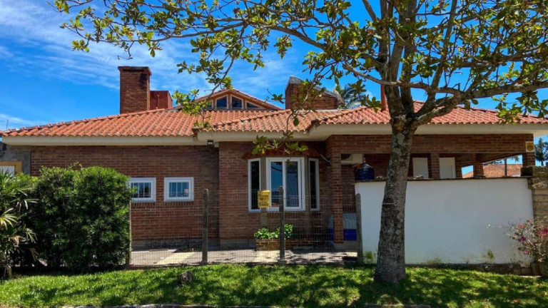 Casa com 3 Quartos à Venda, 126 m² em Centenário - Torres