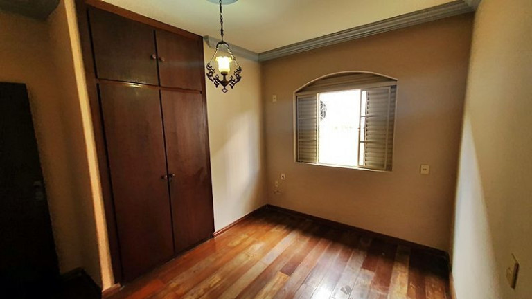 Imagem Casa com 5 Quartos à Venda, 205 m² em Miramar,(barreiro) - Belo Horizonte Imagem Casa com 5 Quartos à Venda, 205 m² em Miramar,(barreiro) - Belo Horizonte