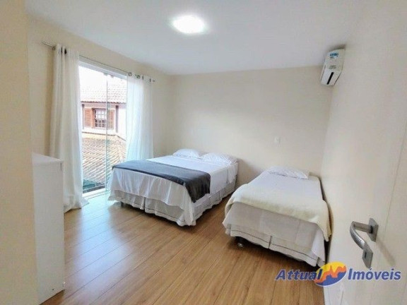 Imagem Casa com 3 Quartos à Venda, 262 m² em Vargem Grande - Teresópolis