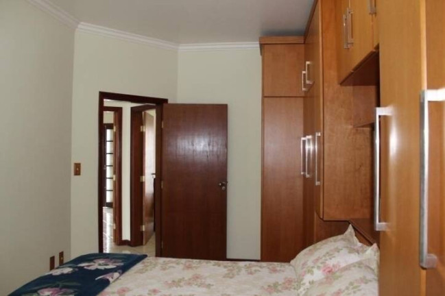 Imagem Casa com 3 Quartos à Venda, 268 m² em Esplanada Independência - Taubaté