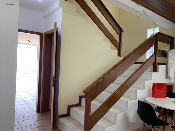 Imagem Casa com 3 Quartos à Venda, 318 m² em Trindade - Florianópolis Imagem Casa com 3 Quartos à Venda, 318 m² em Trindade - Florianópolis