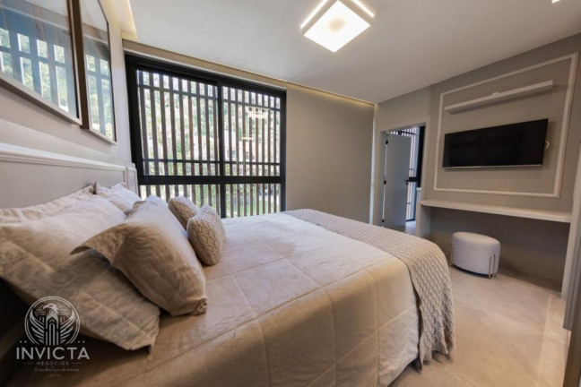 Imagem Casa com 4 Quartos à Venda, 380 m² em Estados - Balneário Camboriú Imagem Casa com 4 Quartos à Venda, 380 m² em Estados - Balneário Camboriú