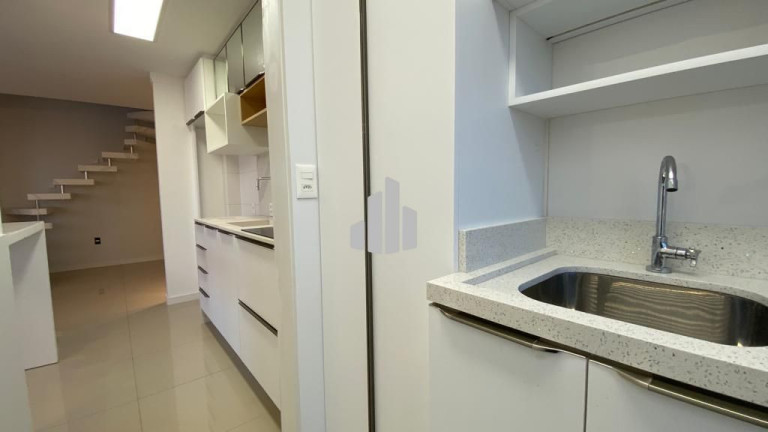 Imagem Cobertura com 3 Quartos à Venda, 200 m² em Predial - Torres