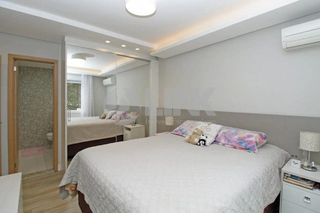 Imagem Apartamento com 2 Quartos à Venda, 68 m² em Passo Da Areia - Porto Alegre