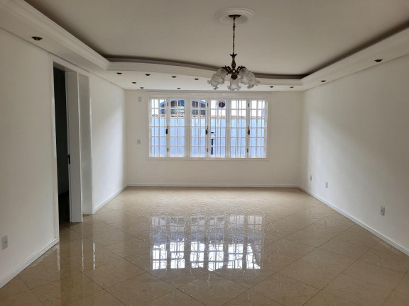 Imagem Casa com 3 Quartos à Venda, 360 m² em Camobi - Santa Maria