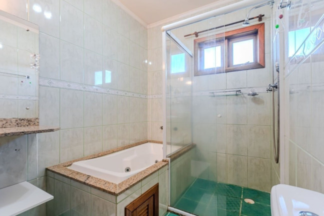 Imagem Casa com 4 Quartos à Venda, 202 m² em Ipanema - Porto Alegre Imagem Casa com 4 Quartos à Venda, 202 m² em Ipanema - Porto Alegre