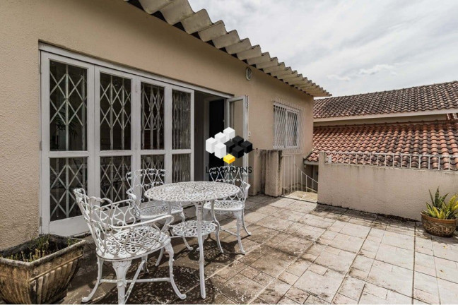 Imagem Casa com 2 Quartos à Venda, 250 m² em Vila Ipiranga - Porto Alegre Imagem Casa com 2 Quartos à Venda, 250 m² em Vila Ipiranga - Porto Alegre