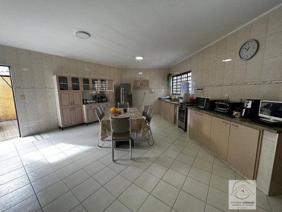 Imagem Casa com 2 Quartos à Venda, 235 m² em Jardim Alvinópolis - Atibaia Imagem Casa com 2 Quartos à Venda, 235 m² em Jardim Alvinópolis - Atibaia