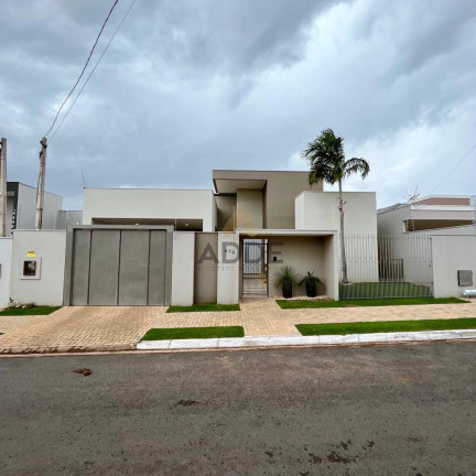 Casa com 3 Quartos à Venda, 370 m² em Green Park - Sorriso