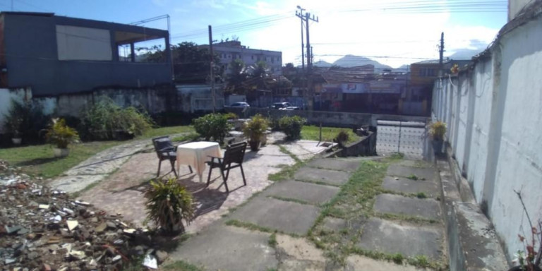 Imagem Imóvel com 3 Quartos à Venda, 316 m² em Campo Grande - Rio De Janeiro Imagem Imóvel com 3 Quartos à Venda, 316 m² em Campo Grande - Rio De Janeiro