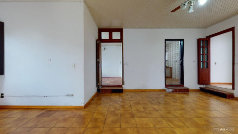 Imagem Imóvel com 4 Quartos à Venda, em Guarujá - Porto Alegre Imagem Imóvel com 4 Quartos à Venda, em Guarujá - Porto Alegre
