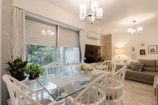 Imagem Imóvel com 2 Quartos à Venda, 75 m² em Petrópolis - Porto Alegre Imagem Imóvel com 2 Quartos à Venda, 75 m² em Petrópolis - Porto Alegre